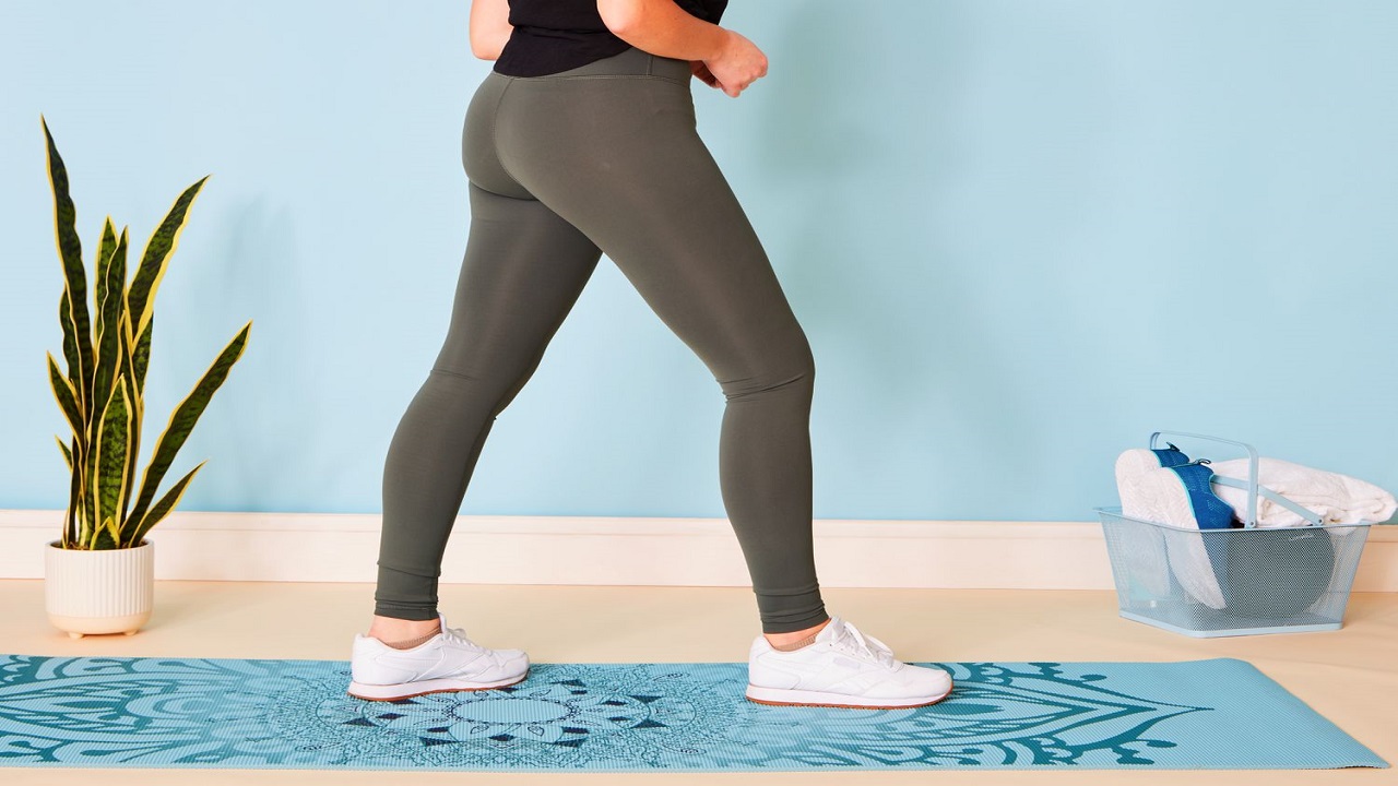 How Clothing Manufacturers for Small Startups Can Target Businesses with Good Quality Yoga Pants